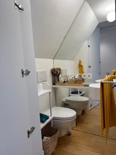 Cozy 1br, Private Terrace & Pool - Estrela | By Airnest Lisboa